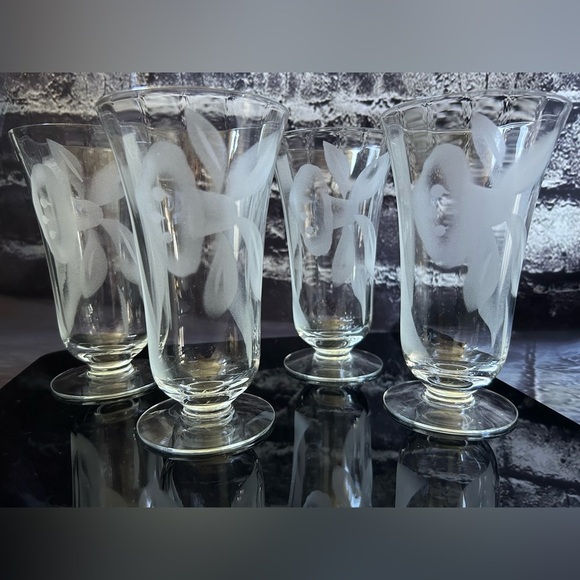 Dorothy Thorpe Other - Set of 4 Mid- Century Etched Footed Floral Ice Tea/Water Glasses